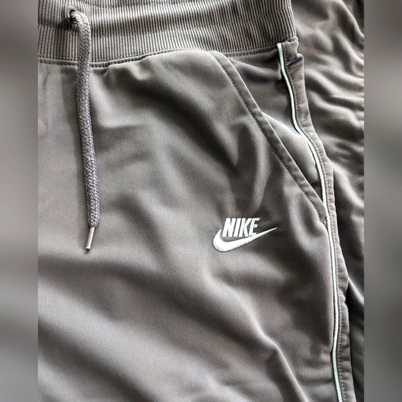 Nike Heritage Women's Track Pants - Picture 5 of 11